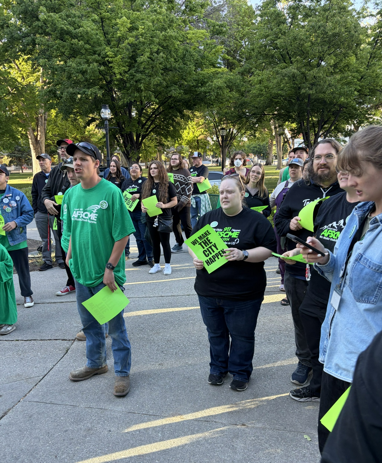 Members of AFSCME Local 1004 rally for a strong contract.