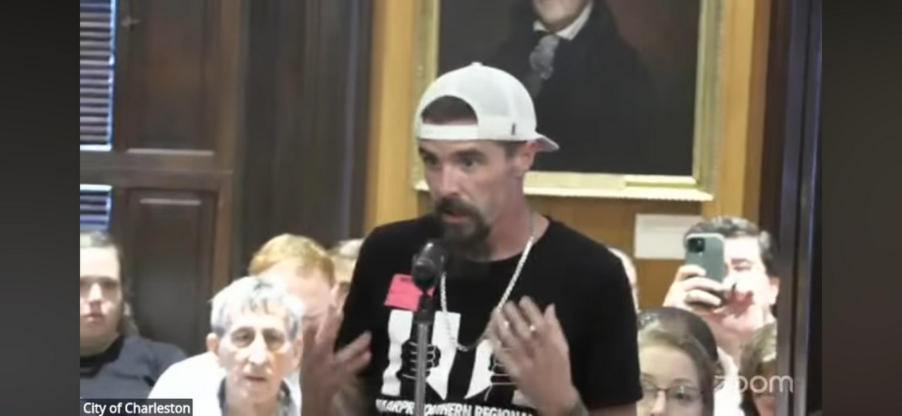 Opponents of anti-free speech ordinance speak out at city council meeting. | Fight Back! News