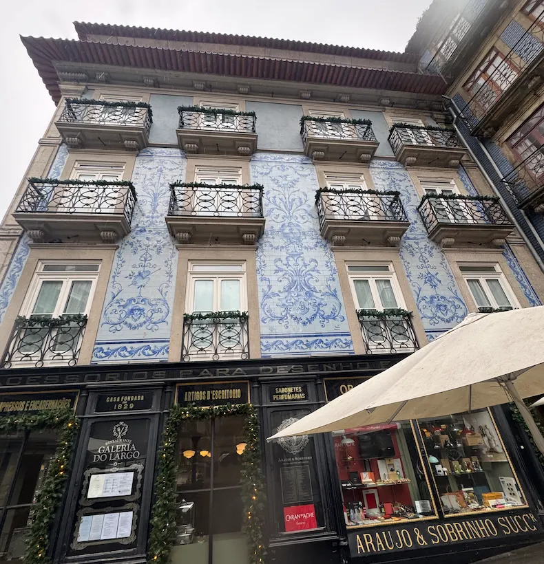Porto Building
