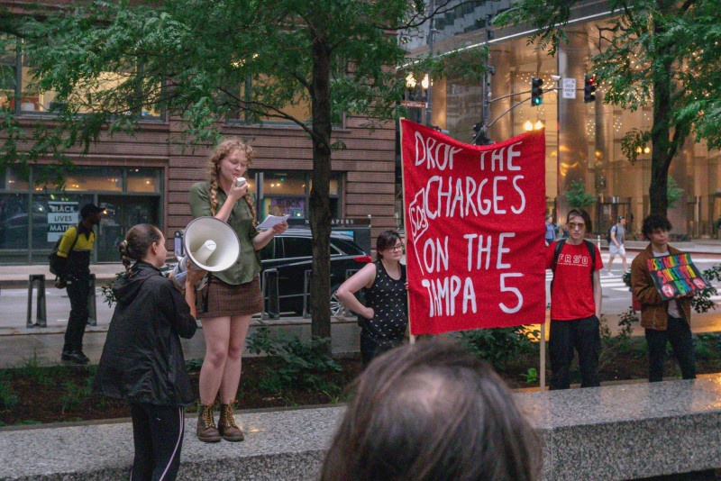 Chicago rallies during storms in solidarity with the Tampa 5.