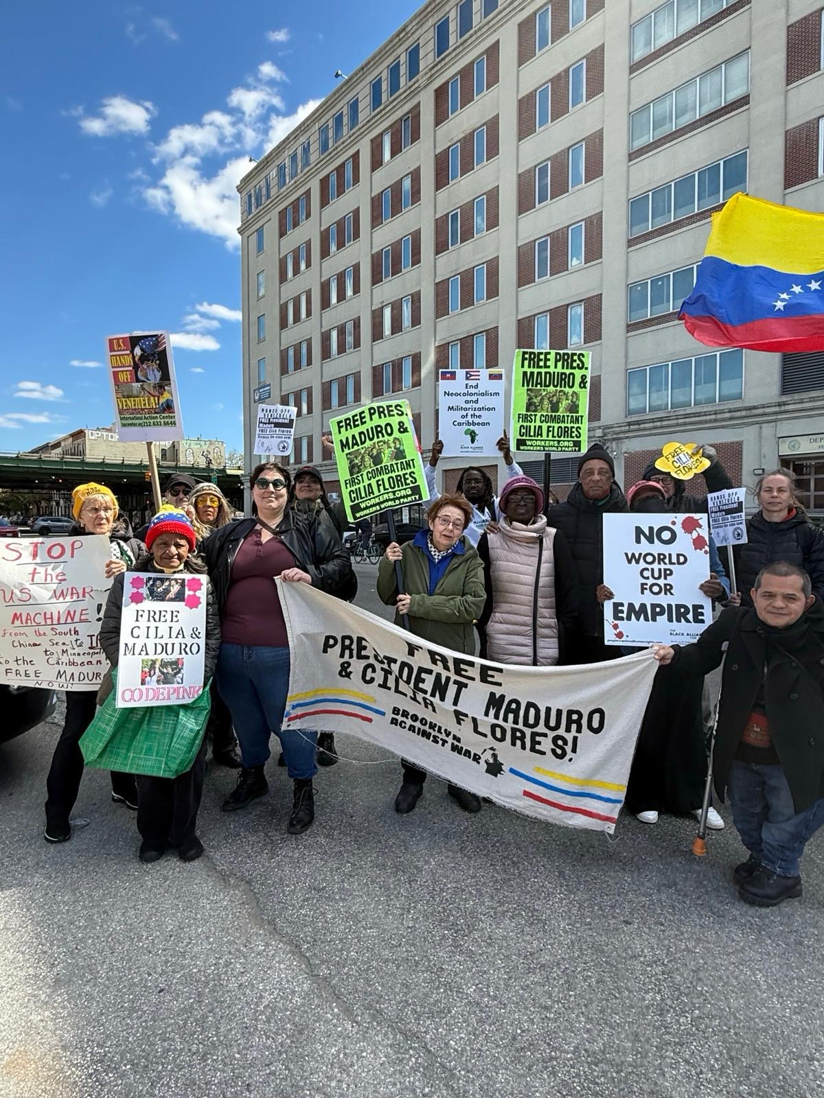 New York protest demand freedom of President Maduro and First Lady Flores.