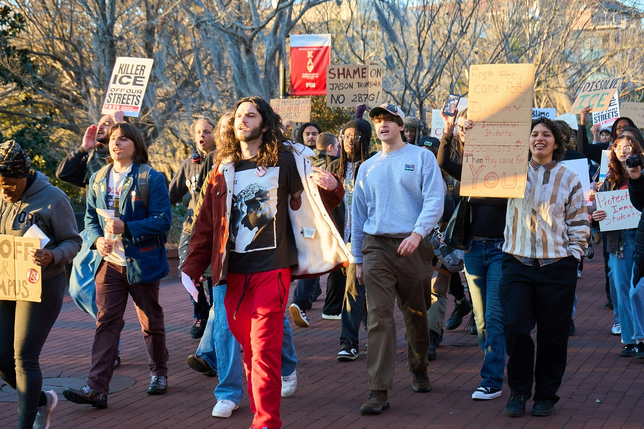 Tallahassee, Florida students march to end collaboration with ICE.