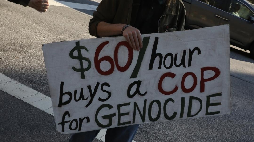 Off-duty North Charleston PD officers arrest 3 on trumped-up charges at weekly Elbit picket
