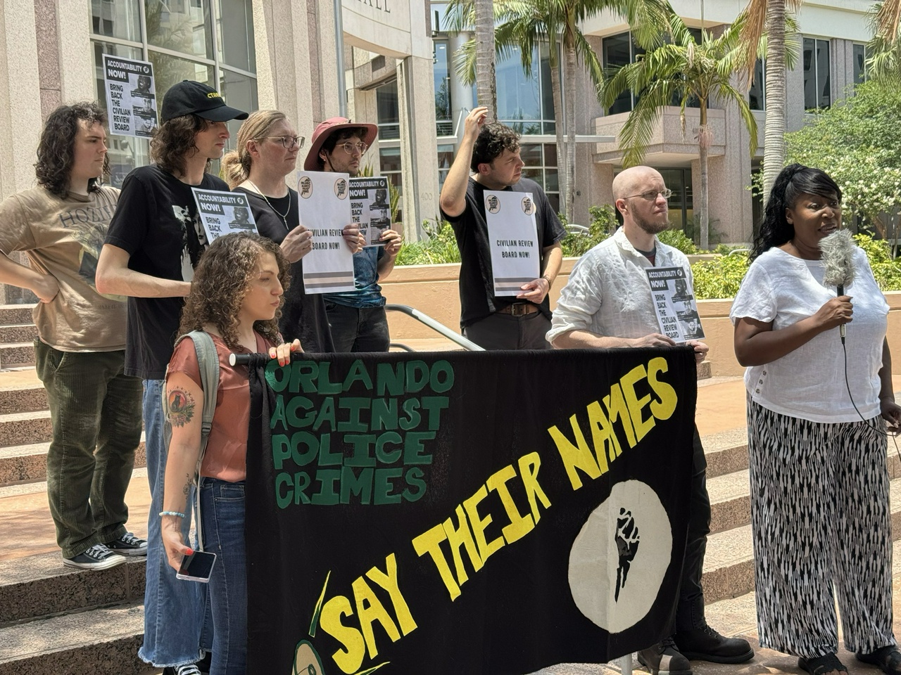 Orlando protest demand police accountability.