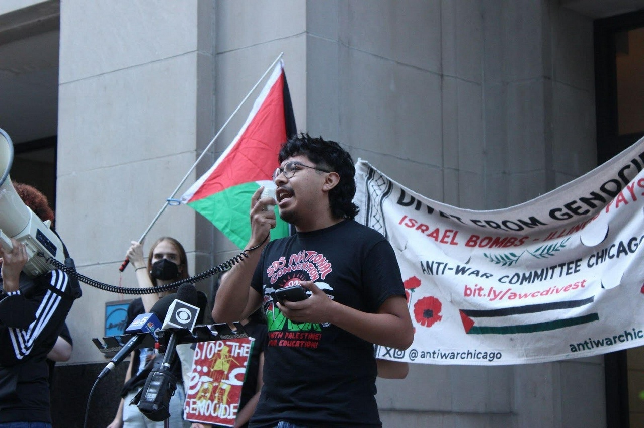 Illinois residents demand the state divest from genocide of Palestinians 