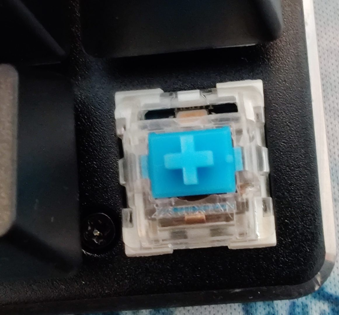 Image: Jixian Blue switch in Havit KB512L Keyboard