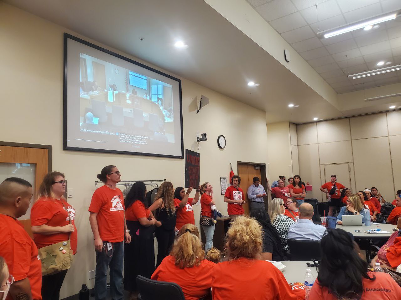Aurora Public School staff fight for union recognition
