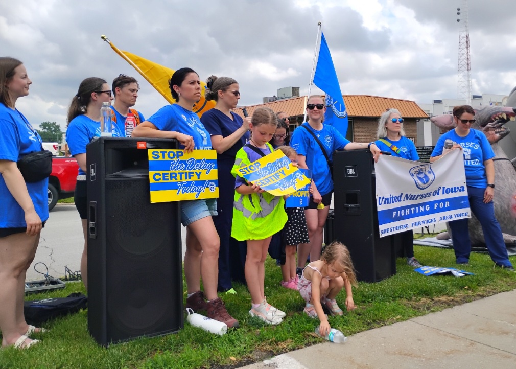 Iowa nurses rally against union busting. | Fight Back! News