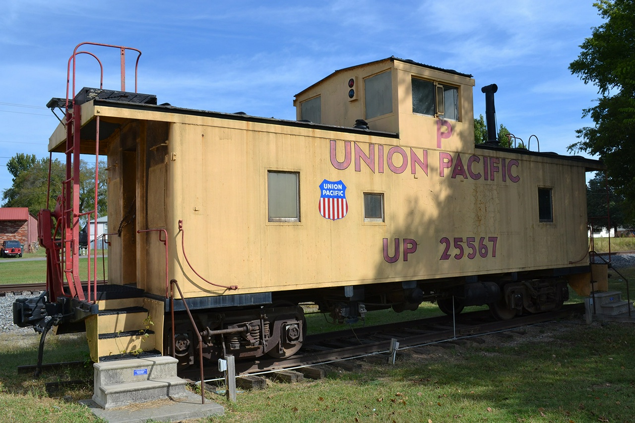 UP 25567. Salisaw, OK. 10/9/2021.