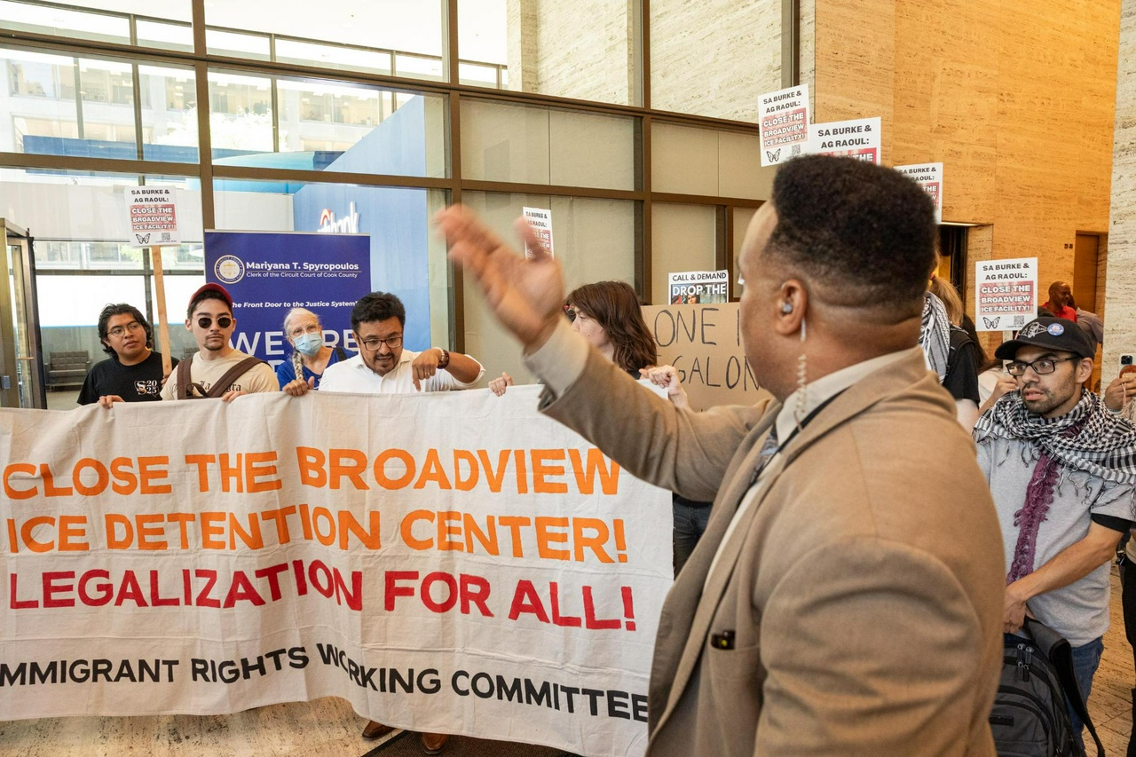 Chicago tells local officials to shut down the Broadview ICE facility