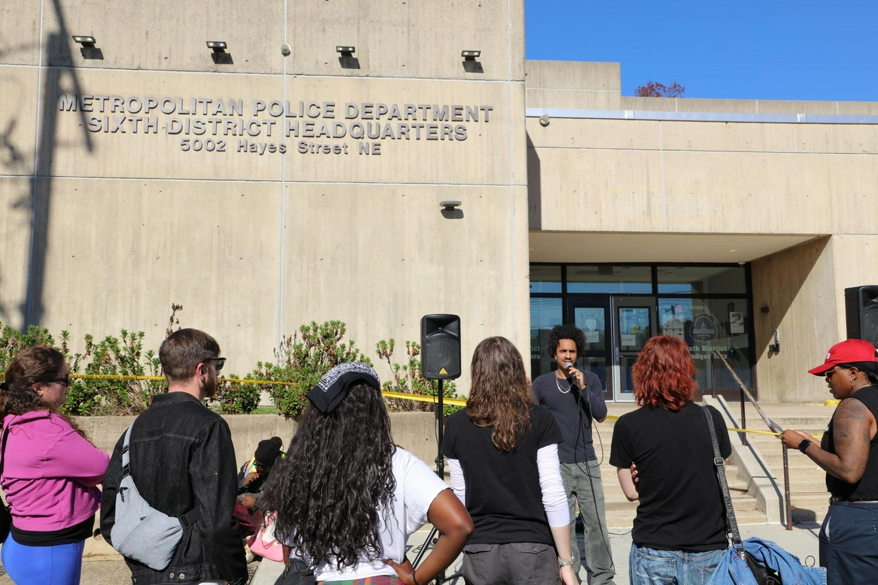 Washington DC protest against cover up of shooting by HSI officer. | Fight Back! News Washington DC protest against cover up of shooting by HSI officer.