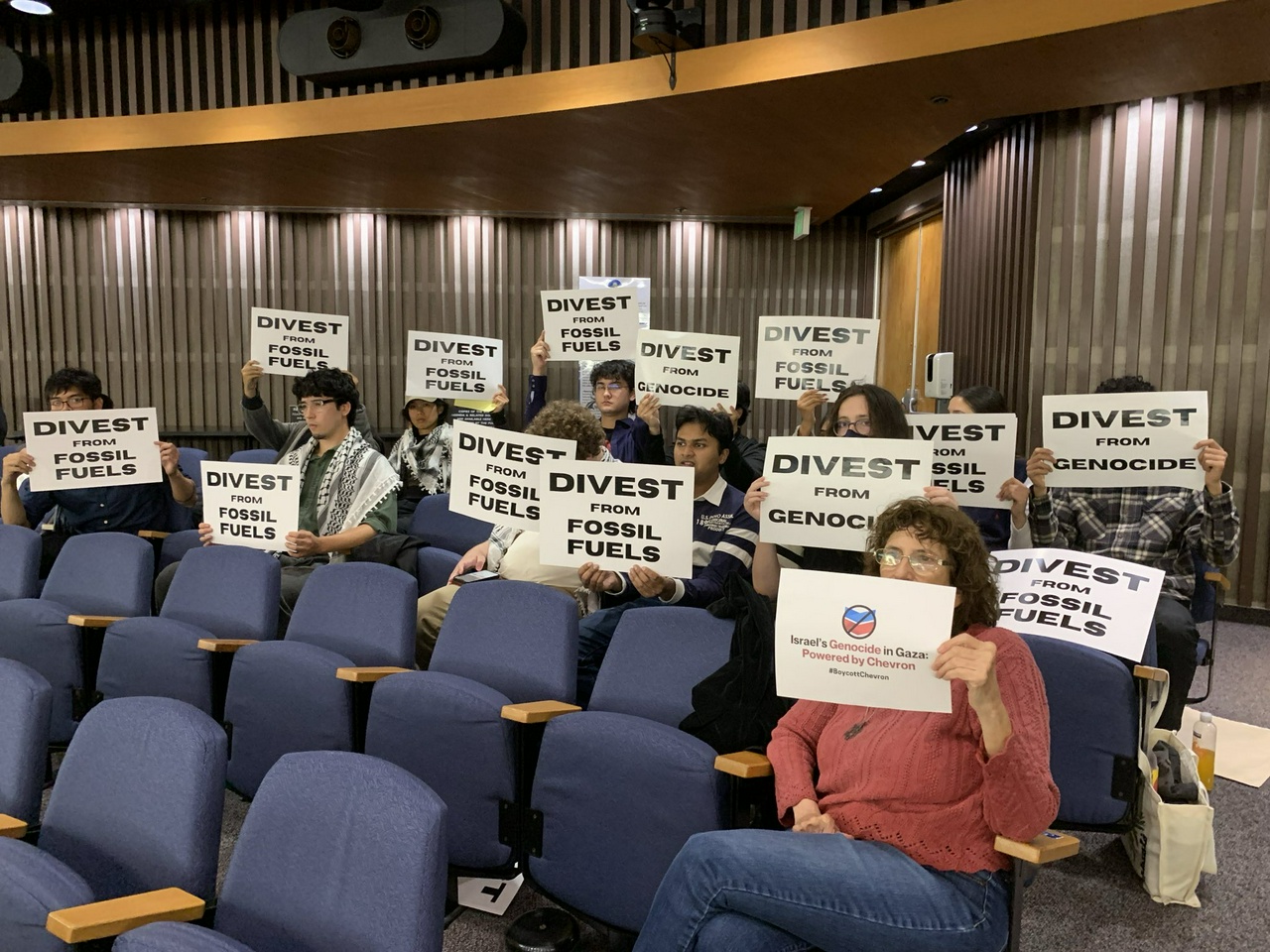 San Jose, Clifornia protest demands divestment from fossil fuel corporations that profit from Israeli apartheid. | Fight Back! News San Jose, Clifornia protest demands divestment from fossil fuel corporations that profit from Israeli apartheid.