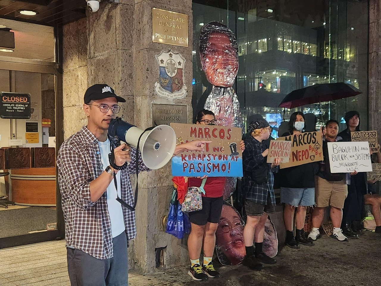 New York Filipinos confront corrupt diplomats