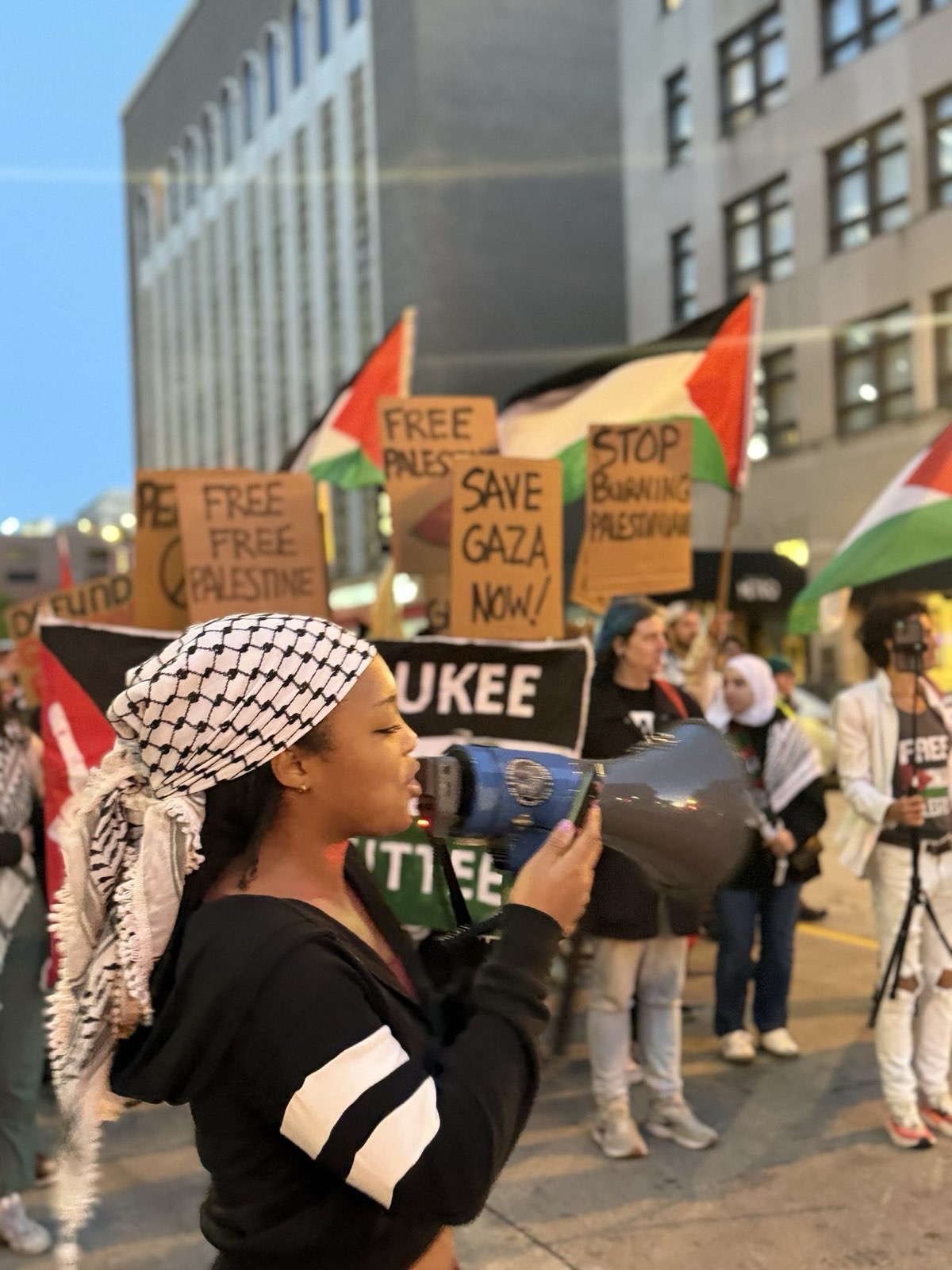 Milwaukee protest stands with Palestine.