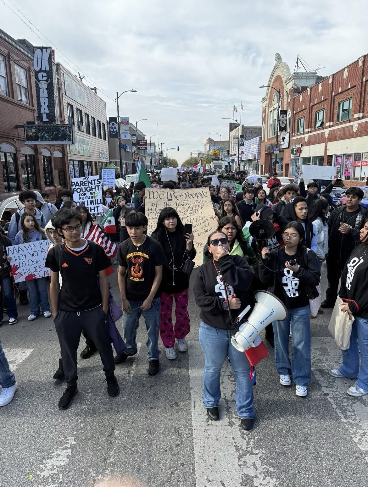 Chicago high school students walkout to oppose ICE raids and mass deportations. | Fight Back! News Chicago high school students walkout to oppose ICE raids and mass deportations.