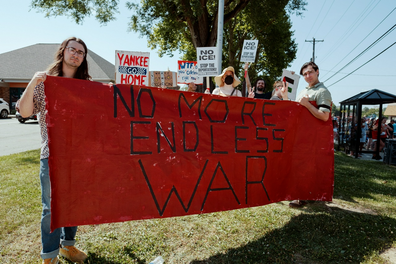 July 4 anti-war protest in Brentwood, Pennsylvania. | Fight Back! News