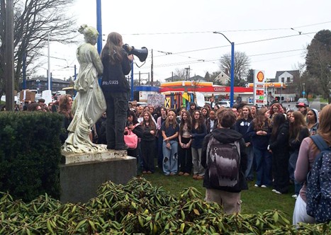 High school student students walk out, rally to protest against ICE.
