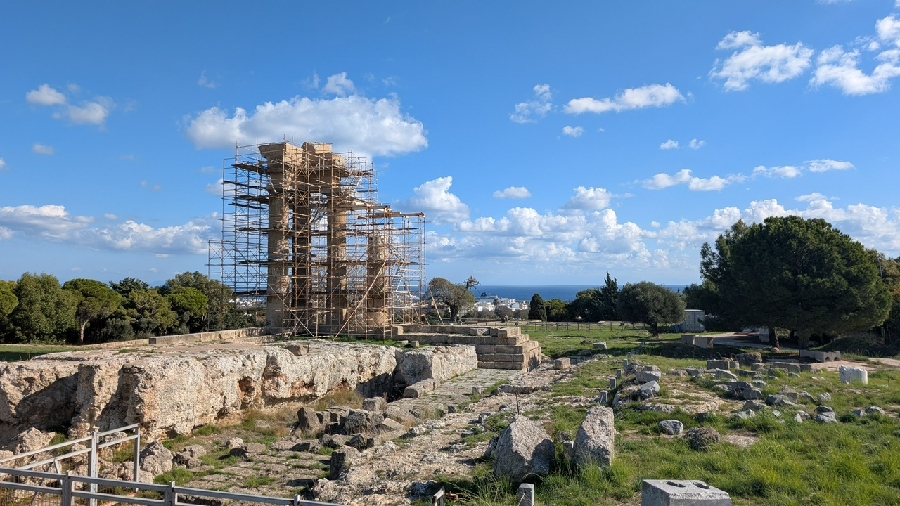Der Appllon-Tempel sieht eher wie eine Raketenabschussrampe aus