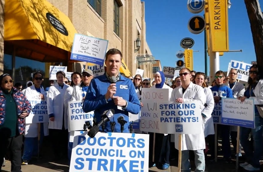 Striking Allina Health doctors. | Fight Back! News Striking Allina Health doctors.