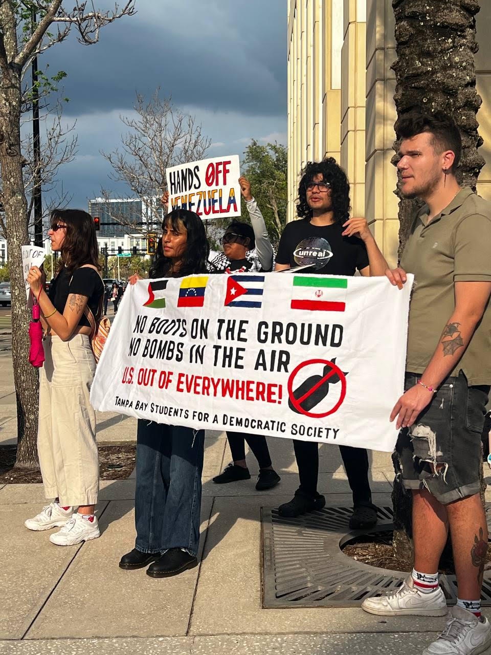 Tampa SDS demands the release of President Maduro and First Lady Flores. | Fight Back! News Tampa SDS demands the release of President Maduro and First Lady Flores.