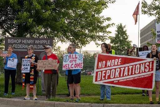 Minnesota early morning rally denounces ICE courthouse kidnappings