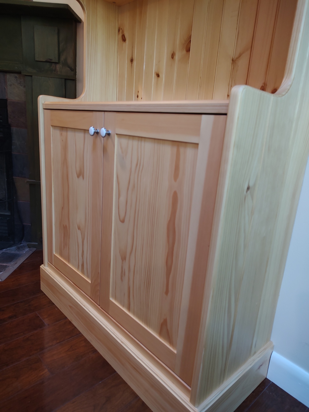 3/4 view right lower detail