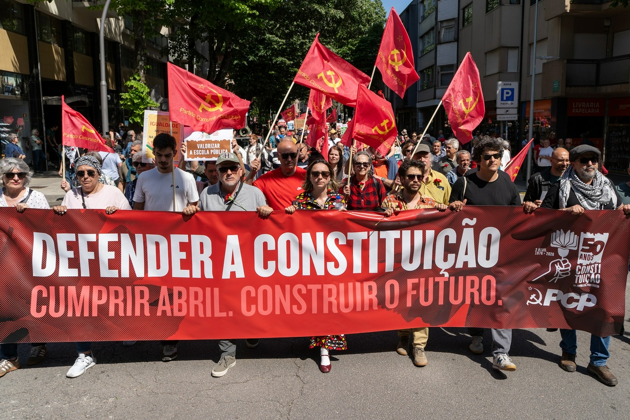 Thousands march commemorating Carnation Revolution in Portugal