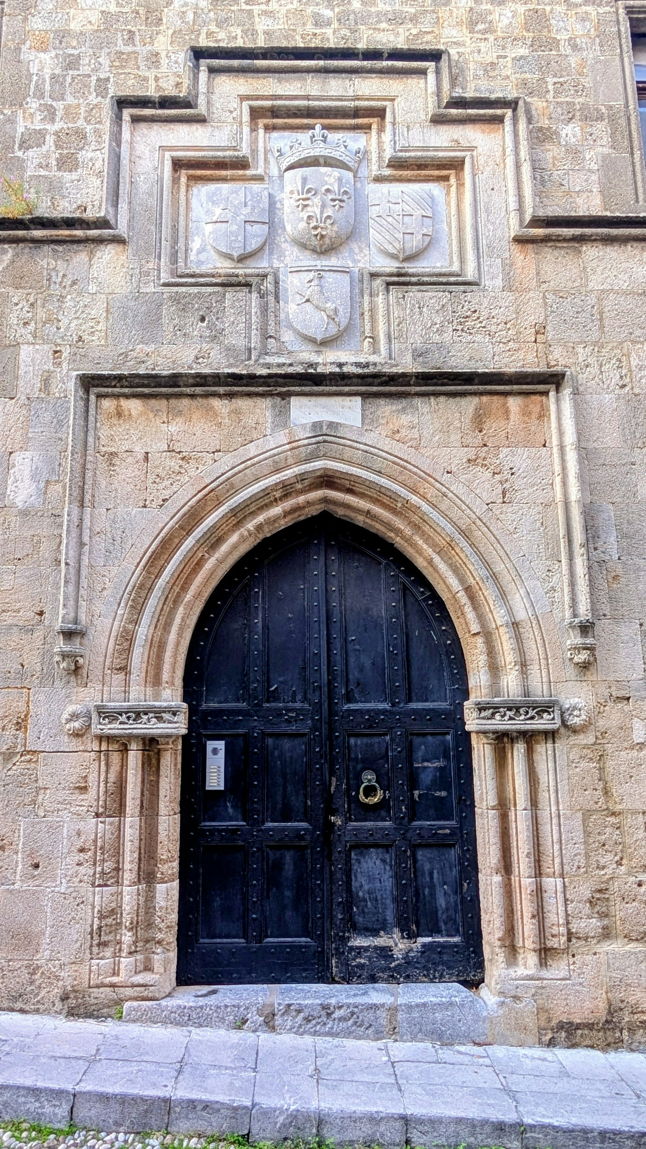 Tor zur Herberge der französichen Ritter in der Ritterstraße