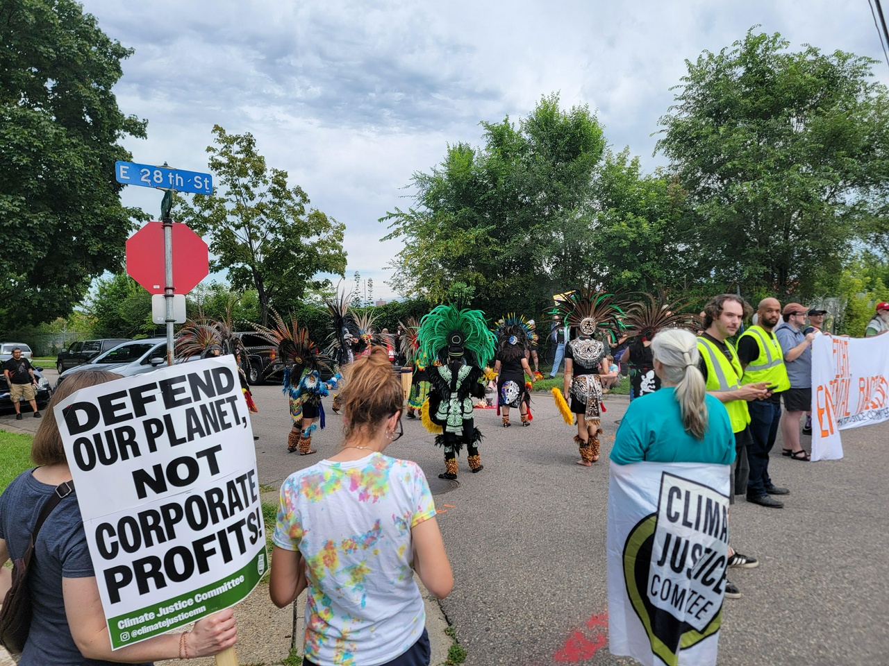 Protest demands turn over the Roof Depot site to the East Phillips Neighborhood Institute.