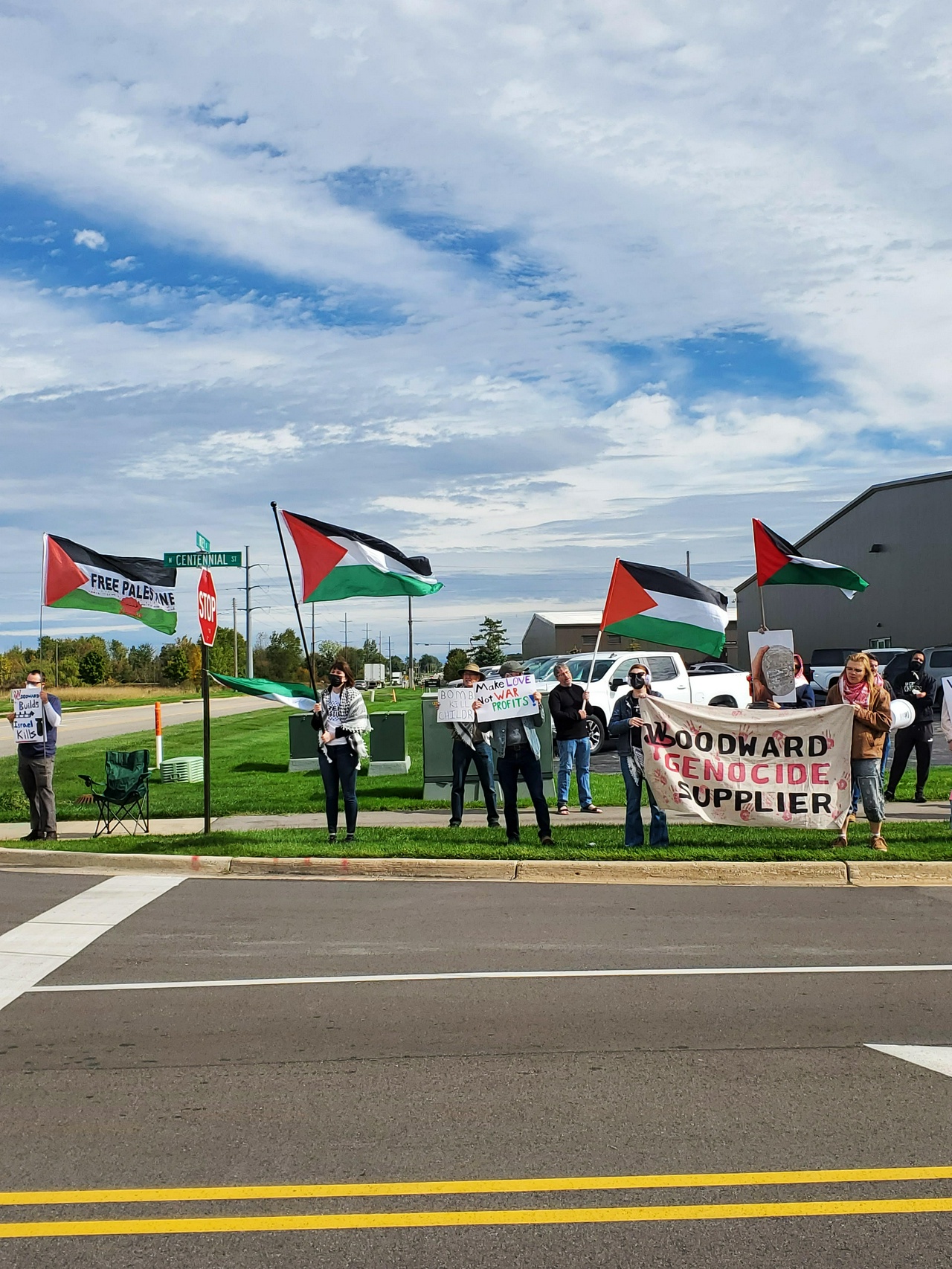 West Michigan protests war profiteer, encourages workers to question contracts