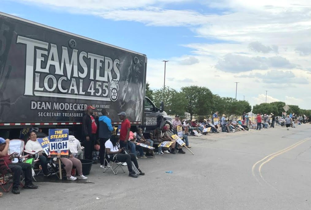 Locked out Teamsters at Cargill Meat Solutions.in Fort Morgan, Colorado.