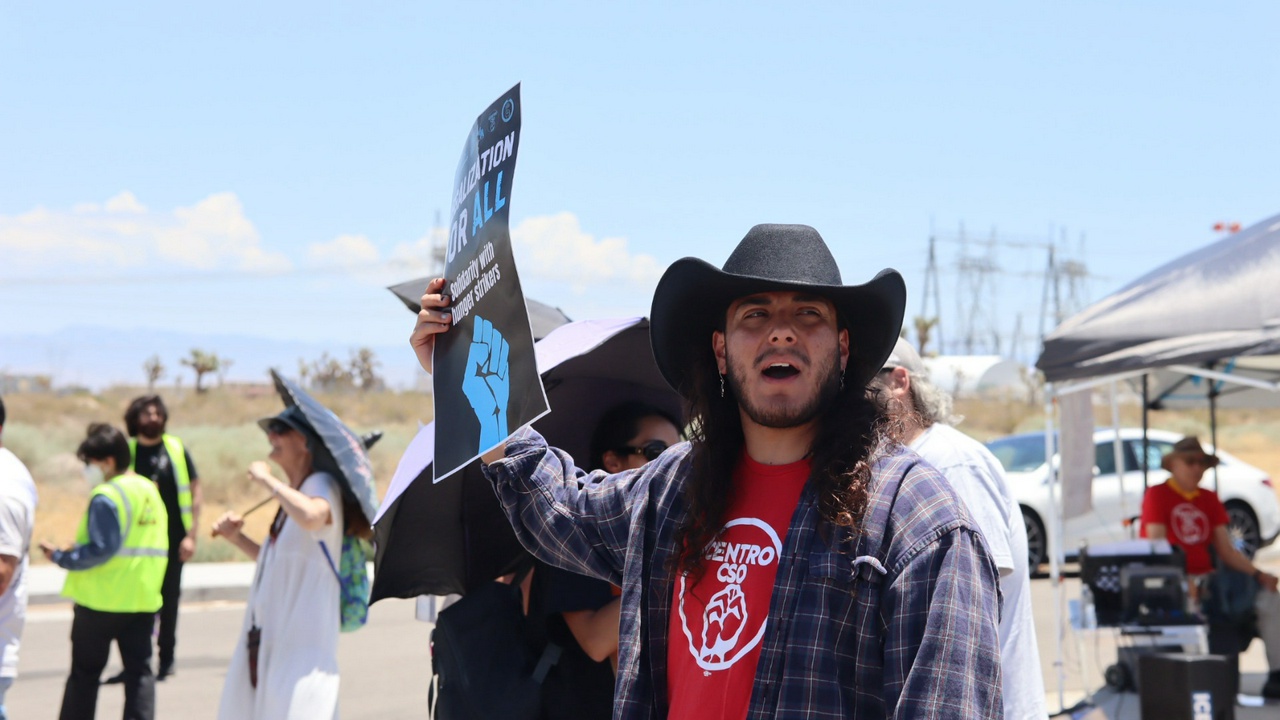 Centro CSO leads caravan and rally at the Adelanto Detention Center