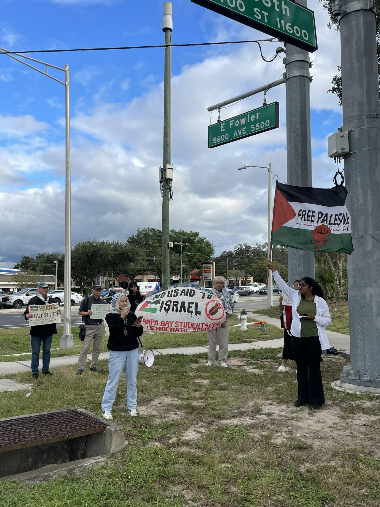 Tampa students stand in solidarity with Palestine.